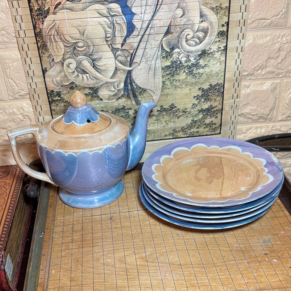 Lusterware Set 5 Plates and Teapot with Scenic Design Peach Blue 8.25”Lx6”Hx5”D